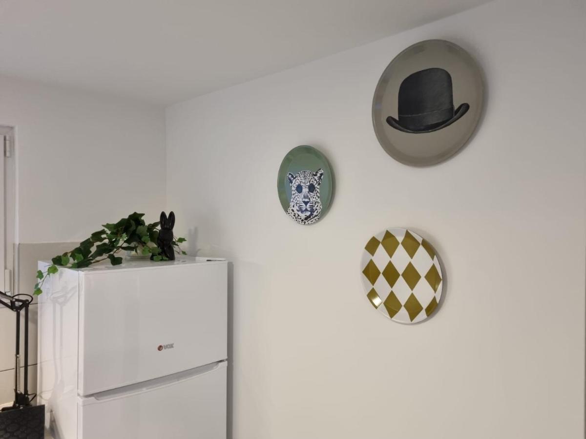 Bowler Hat Apartment Belgrado Exterior foto